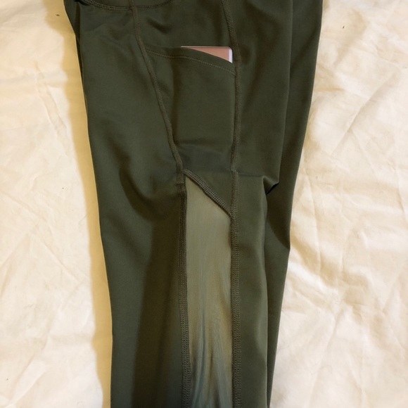 Mesh Leggings with Pockets! - Picture 2 of 2